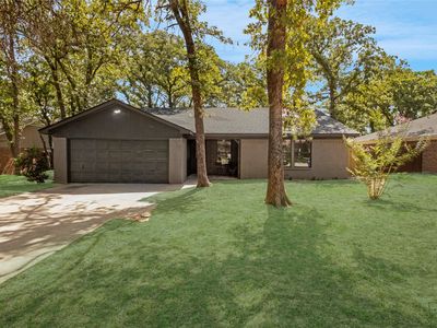 908 Red Oak St, Azle, TX, 76020