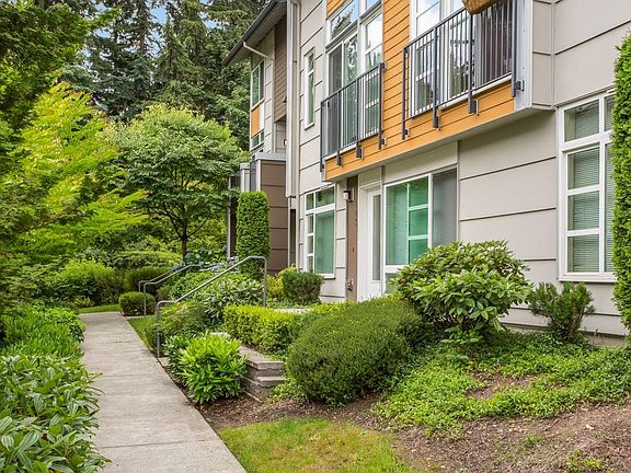 4th image of 15123 NE 81st Way Unit 102
