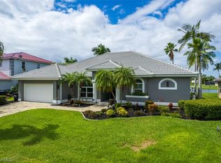 9813 Mar Largo Cir, Fort Myers, FL 33919