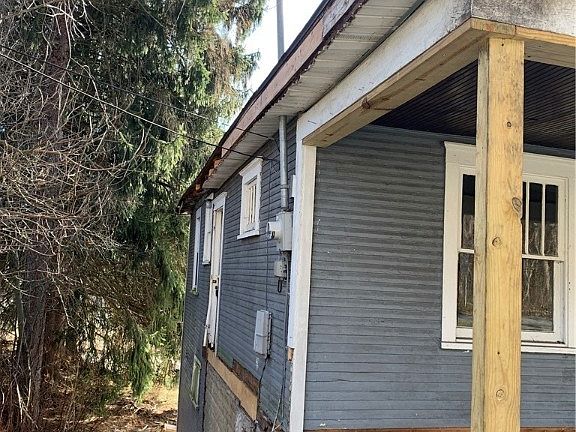 2nd image of 1896 Anderson Blvd