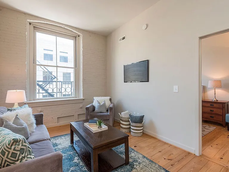 1200 Walnut St — Photo 10