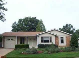 340 Novara Dr, Ballwin, MO 63021