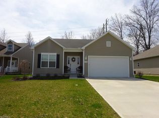 9520 Ravinia Dr, Olmsted Falls, OH 44138