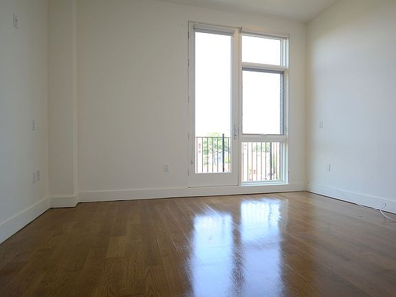 5th image of 530 Midwood St APT 2H