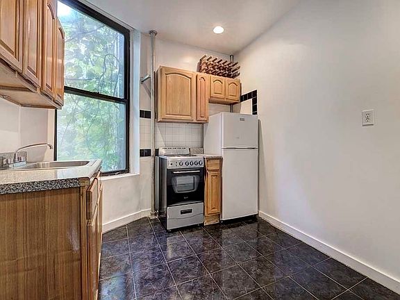 2nd image of 58 E 1st St #3D7