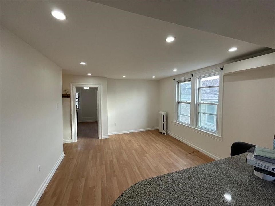1st image of 184 Bay 26th St #3