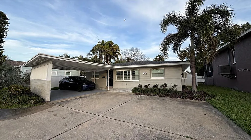 3 bed, 2.5 bath, 1428 sqft, $3,800 — Photo 1