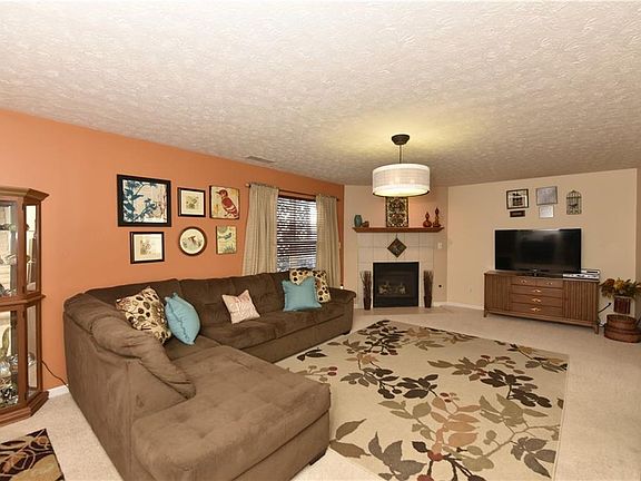 5th image of 472 Van Buren St