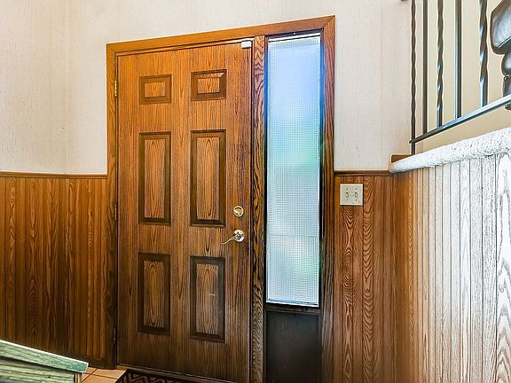 5th image of 13109 Upton Ave S
