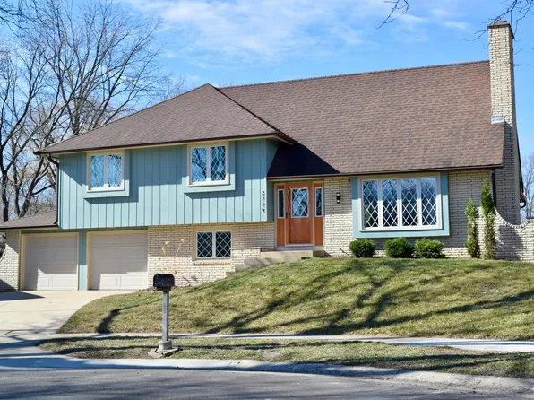 2339 Haling Ct NW, Rochester, MN 55901