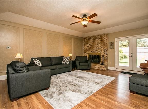 4th image of 3805 Mahonia Ct