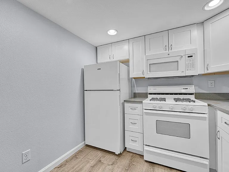 1411 Clayton St #4 — Photo 12