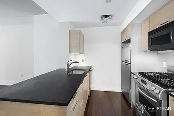 Rented by Halstead Real Estate | media 19