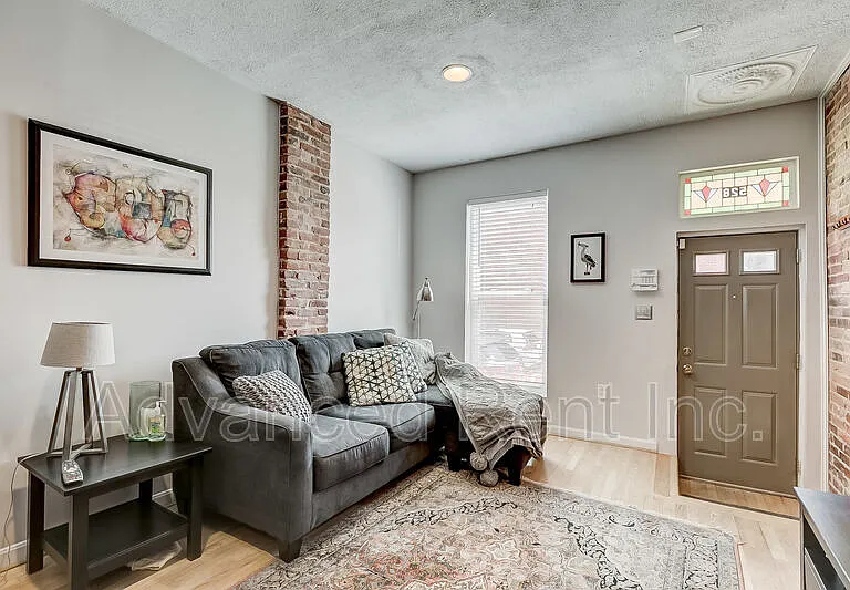 528 S Streeper St — Photo 5