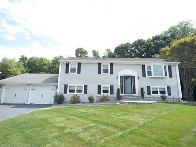 4 Deer Run Rd, West Warwick, RI, 02893