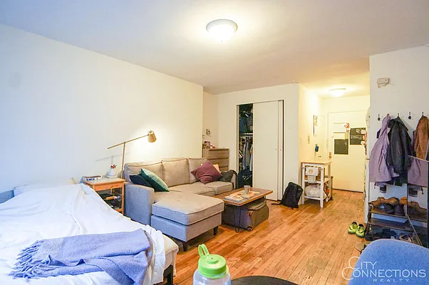 Rented by City Connections Realty | media 8