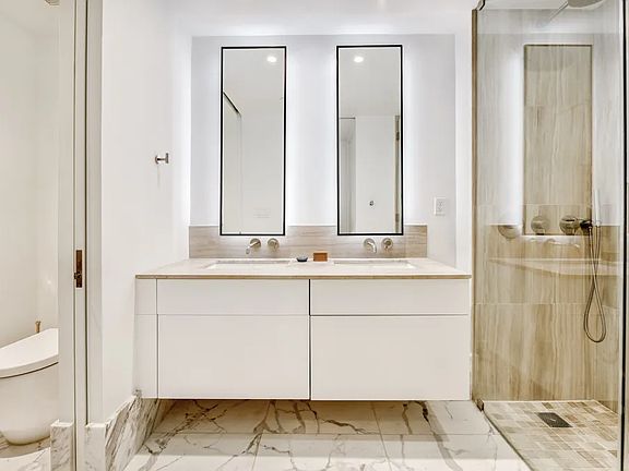 5th image of 429 Kent Ave #804