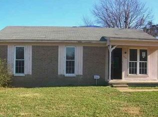 590 Blackhawk Rd, Memphis, TN 38109