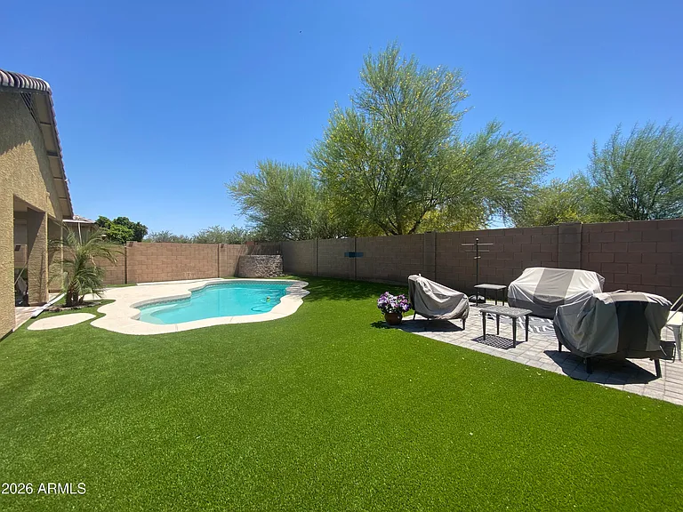7721 S 68th Dr — Photo 17