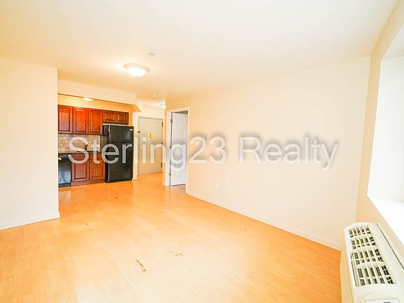 4th image of 27-16 12th St #2R