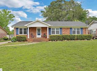 204 Forestdale Dr, Taylors, SC 29687
