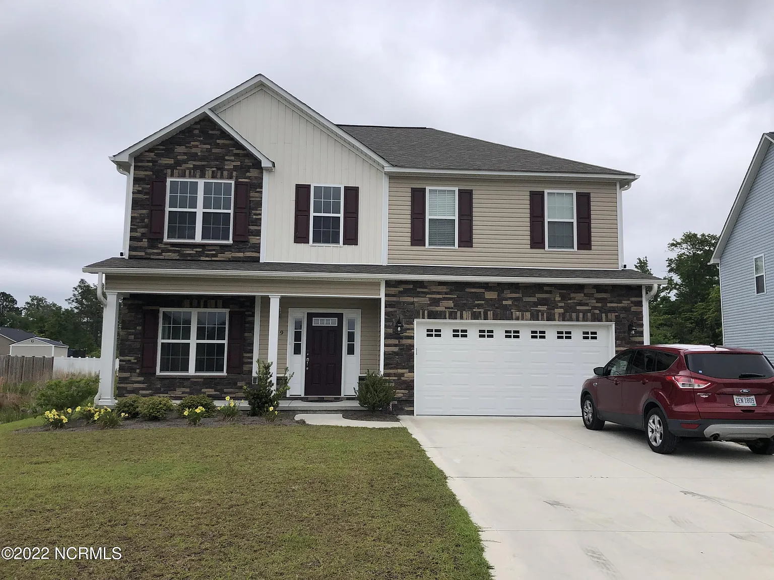 3 bed, 2.5 bath, $2,400 — Photo 1