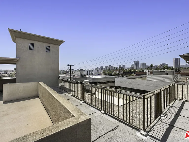 1820 Benecia Ave #402 — Photo 73