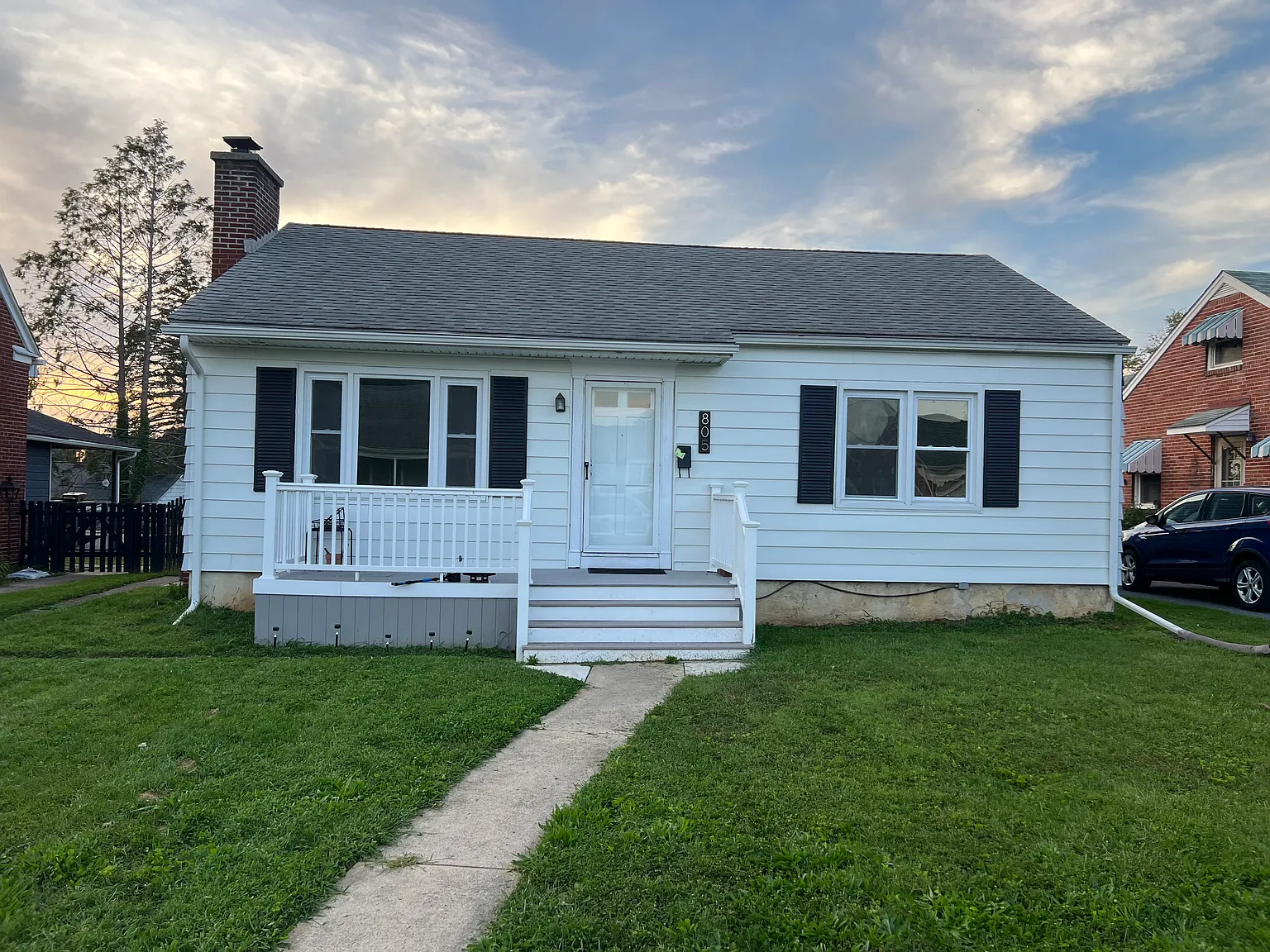 2 bed, 936 sqft, $1,695 — Photo 1