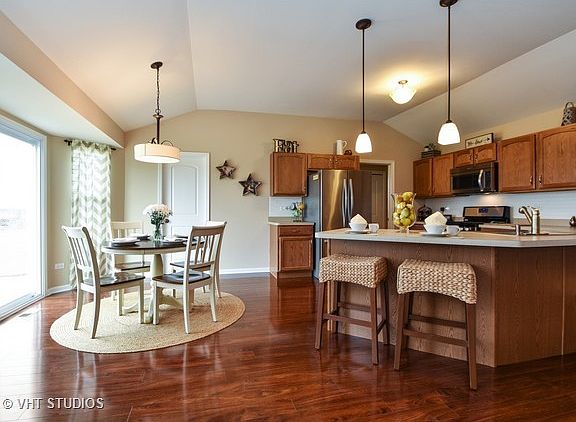 4th image of 2285 Alta Vista Dr