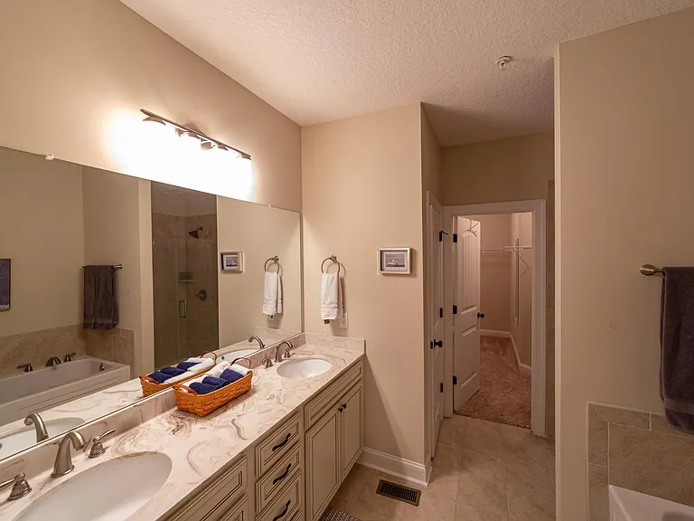 801 Mariners Cir — Photo 15