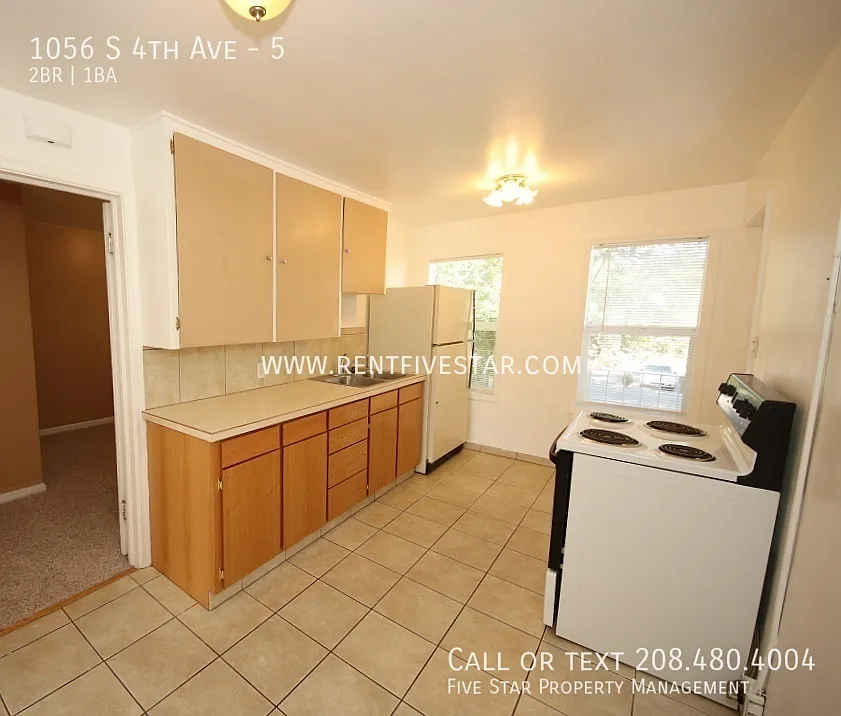 Charming 2 Bedroom Apartment Just Minutes from ISU! — Photo 3