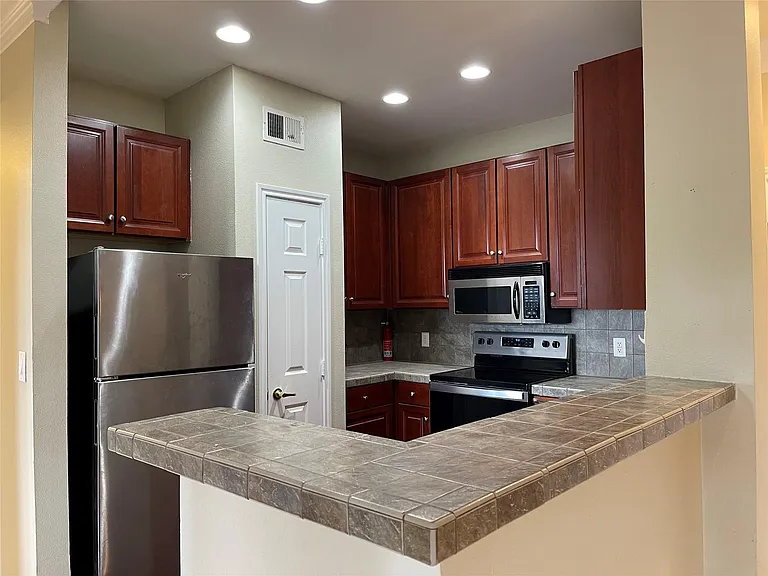 2400 McCue Rd #430 — Photo 12
