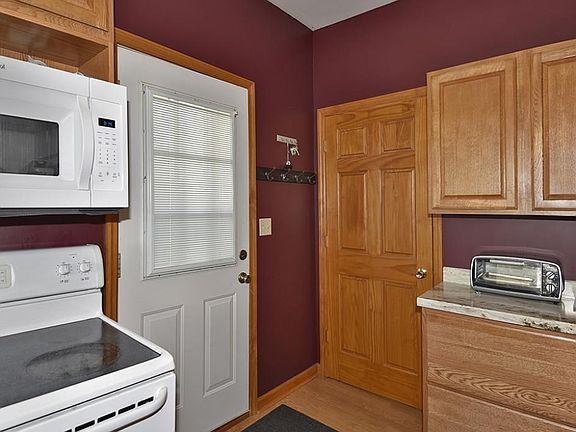 2nd image of 439 Dartt Ave