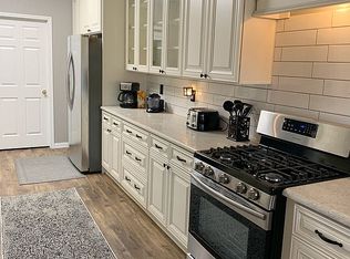 225 N Waterford Oaks Dr, Cedar Hill, TX 75104