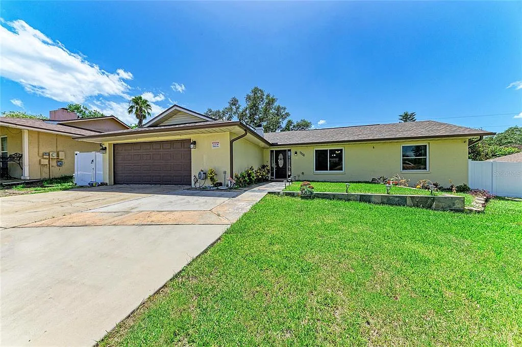 3 bed, 2.0 bath, 1623 sqft, $2,500 — Photo 1