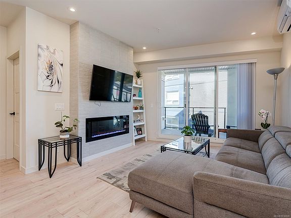 2nd image of 958 Pharoah Mews #406