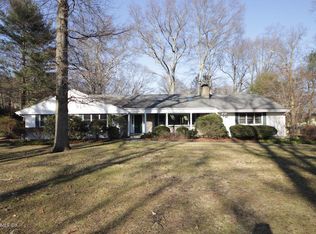 43 Mimosa Dr, Cos Cob, CT 06807