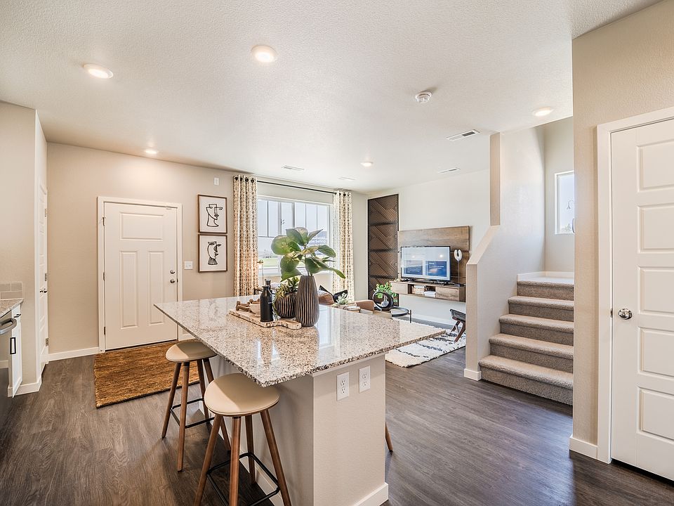 1st image of 287 Penguin St