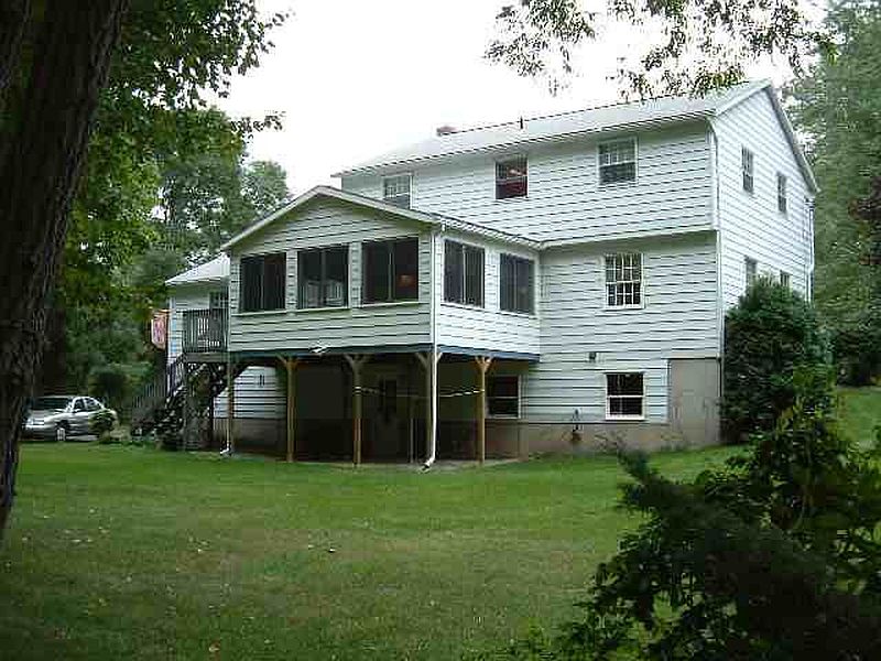 2nd image of 28 HEARTHSIDE Drive