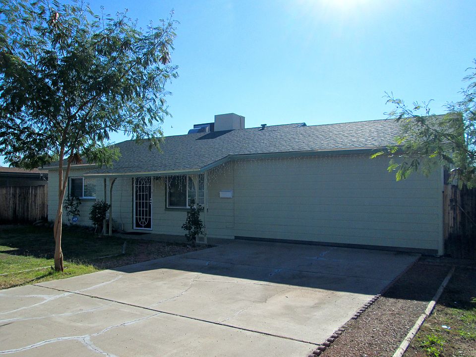 2nd image of 3021 W Greenway Rd