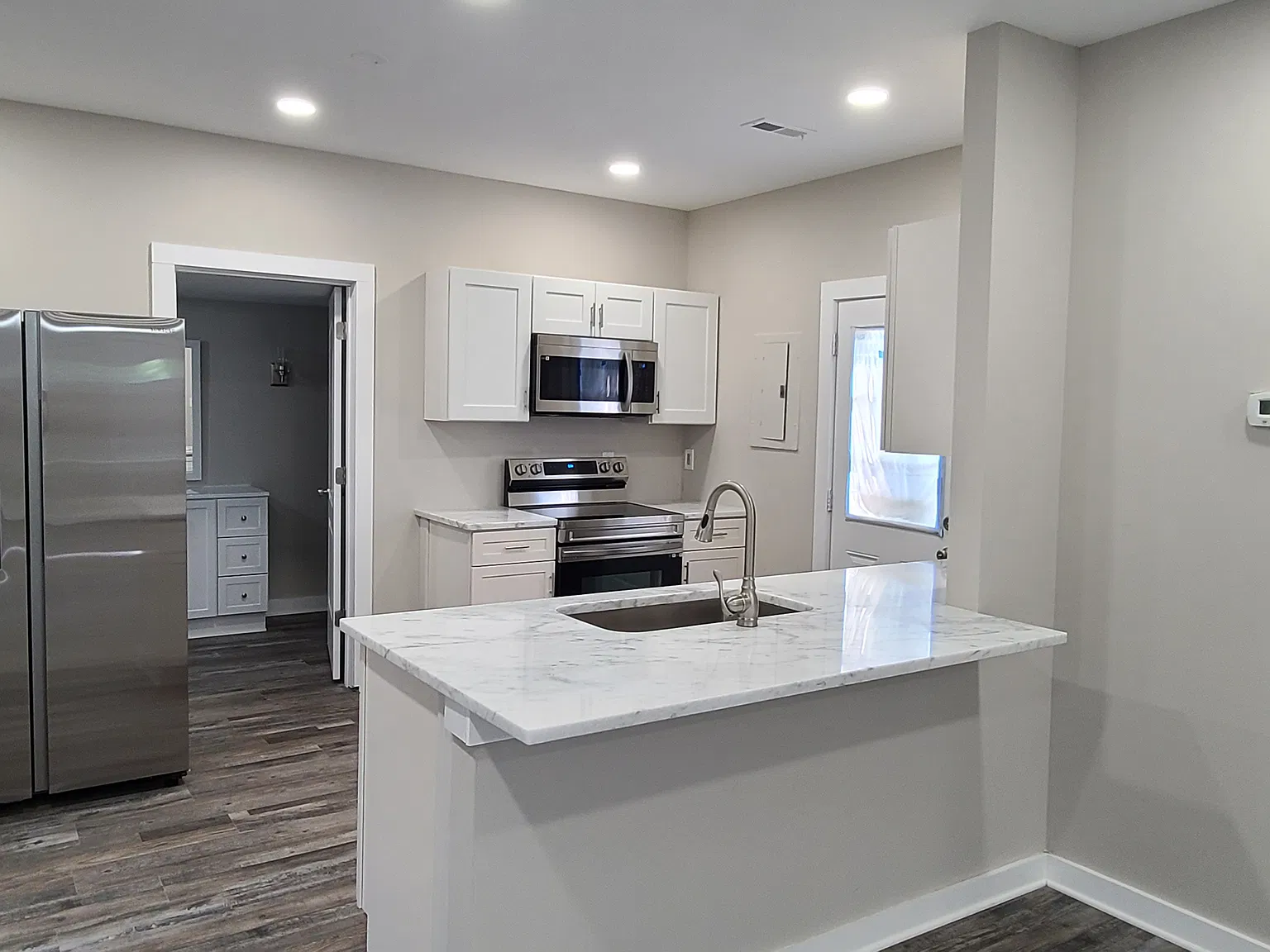 2 bed, 1096 sqft, $1,950 — Photo 3