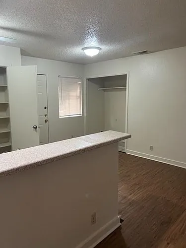 304 Algerita Dr Photo 1
