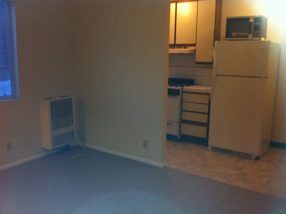 2nd image of 106 E Bay Ave APT 14