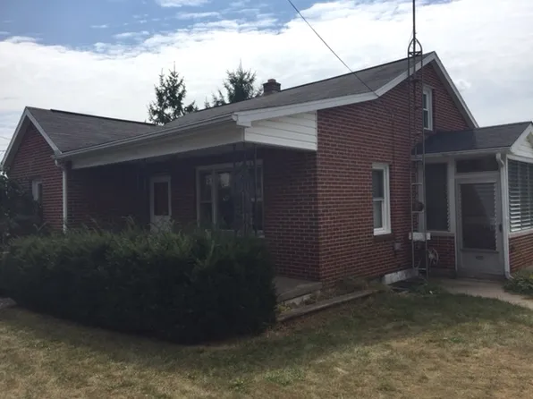 240 Jenny Wren Dr, Martinsburg, WV 25404
