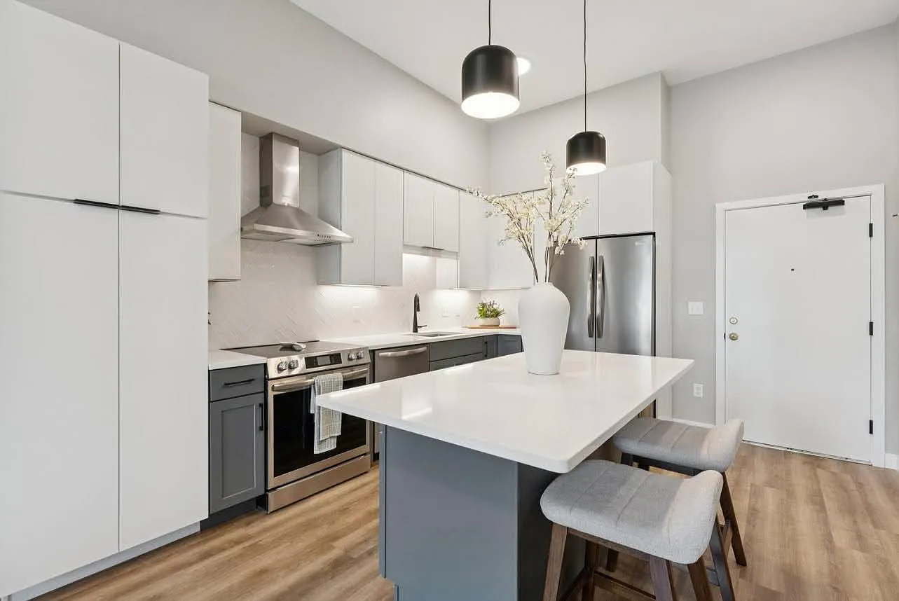 1 bed, 682 sqft, $2,600 — Photo 3