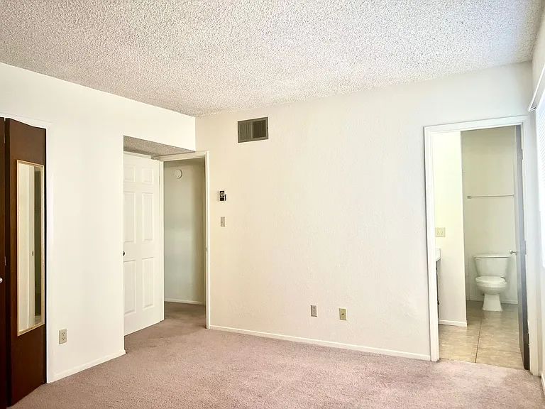 5111 Paseo Las Palmas — Photo 19
