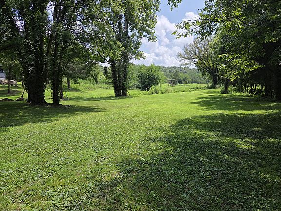 3rd image of 35 Reba Ln