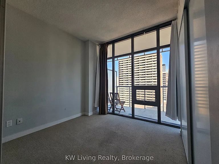 33 Charles St E #1305 — Photo 23