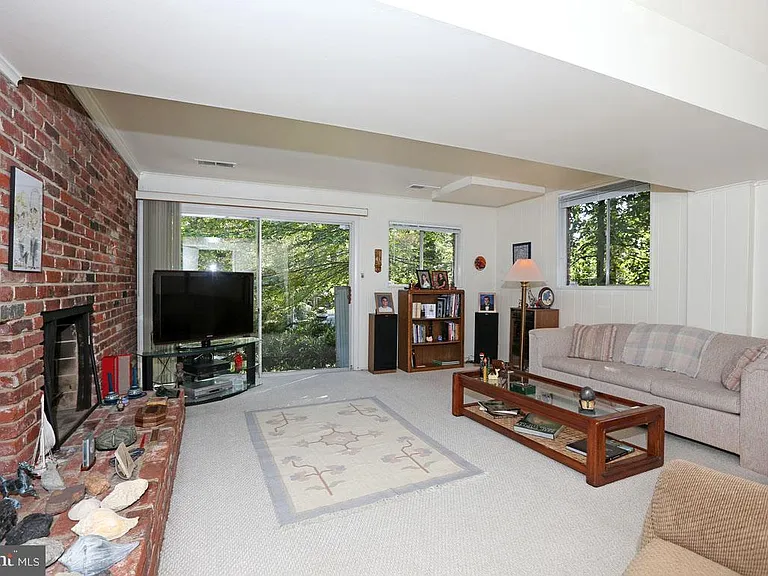 6900 Heatherhill Rd — Photo 25