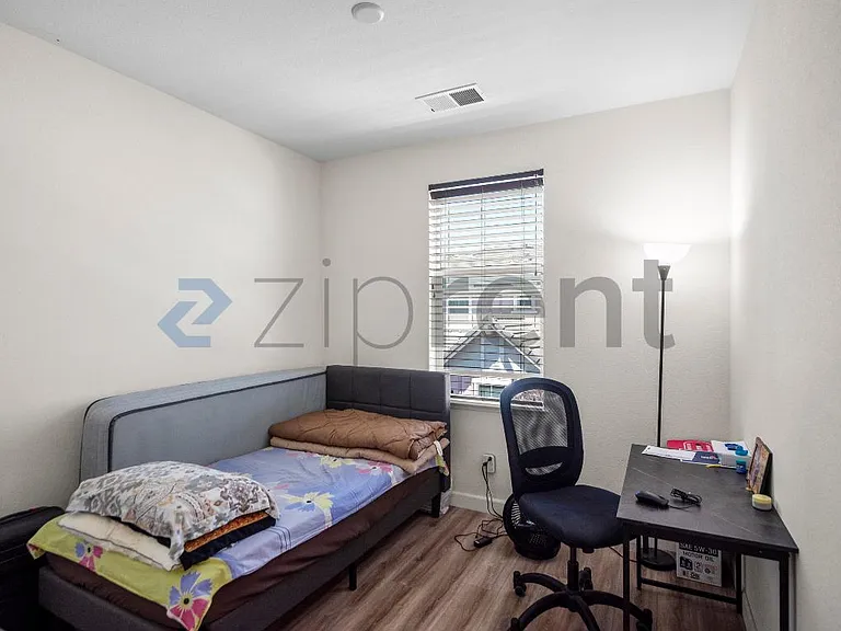 2387 Central Pkwy — Photo 22